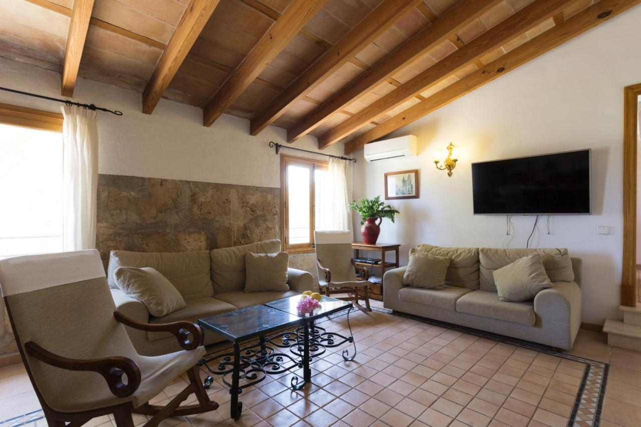 Spacious In With Mountain View Apartment