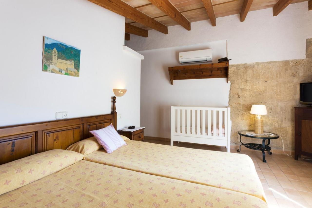 Spacious In With Mountain View Apartment Pollença