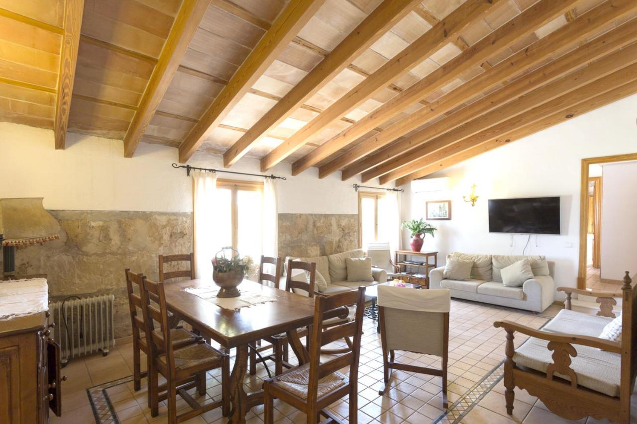 Spacious In With Mountain View Apartment